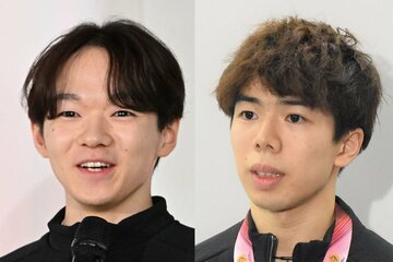 鍵山優真（左）と佐藤駿