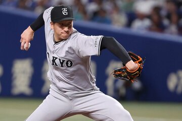 ９回、３者連続三振に仕留めた大勢