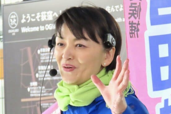 街頭演説した吉田はるみ氏
