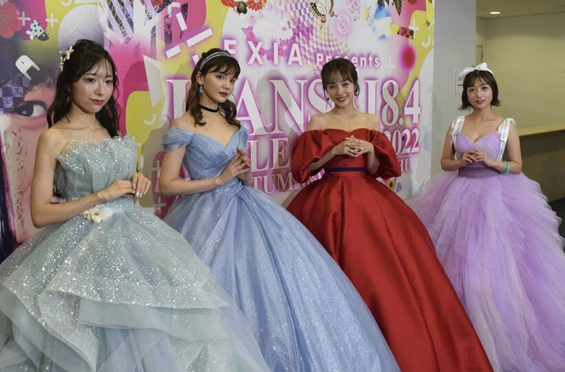  （左から）白石ゆうな、村田倫子、前田希美、りな（東スポWeb）