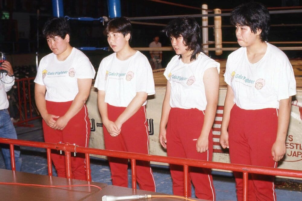 （右から）木村伸子（バイソン木村）、工藤、前田薫（ＫＡＯＲＵ）、豊田記代（コンバット豊田、８６年５月）