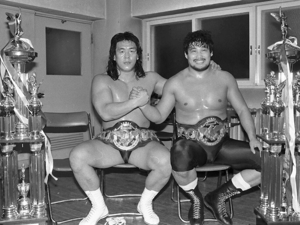 長州（左）とのコンビでタイトル奪取