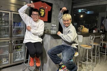 ユーチューブ収録を終えても元気な青木真也（左）と那須川天心