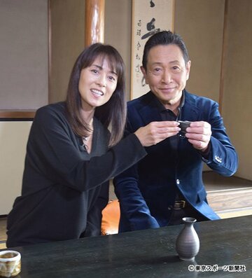  ３２年ぶりに共演した後藤と三田村