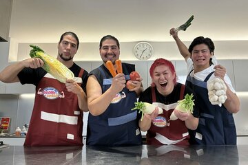 料理番組の収録に臨んだ（左から）斉藤ジュン、斉藤レイ、本田竜輝、安齊勇馬