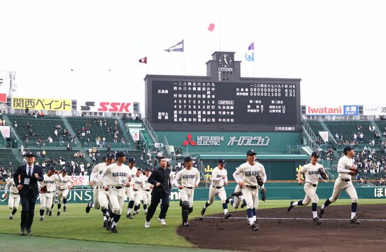 ８強進出を決めた広島商