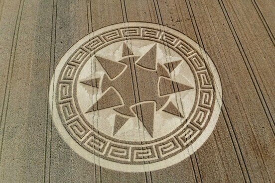 ドイツに出現したミステリーサークル（クロップサークルズ・フロム・アバブのフェイスブックから）