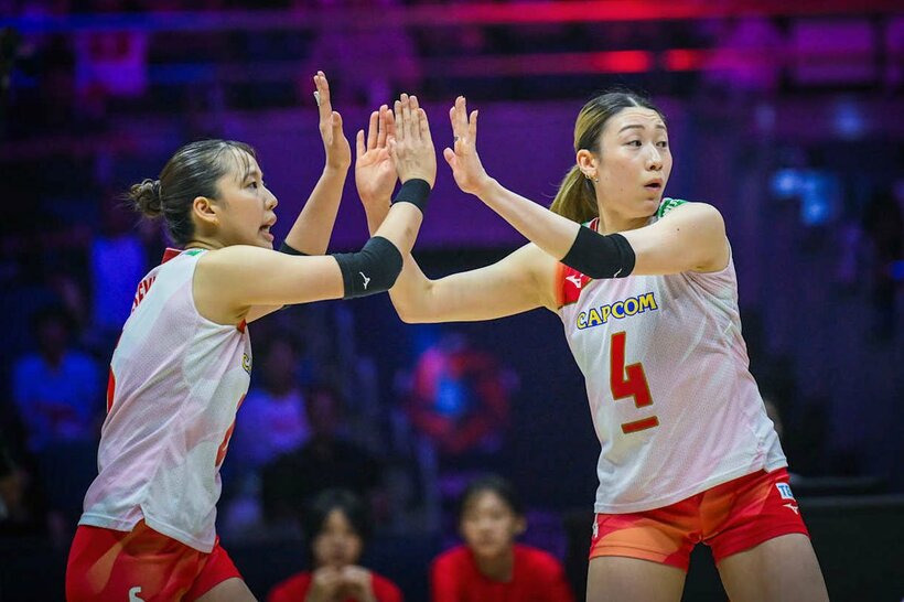 関菜々巳（左）と石川真佑（Volleyball World提供）