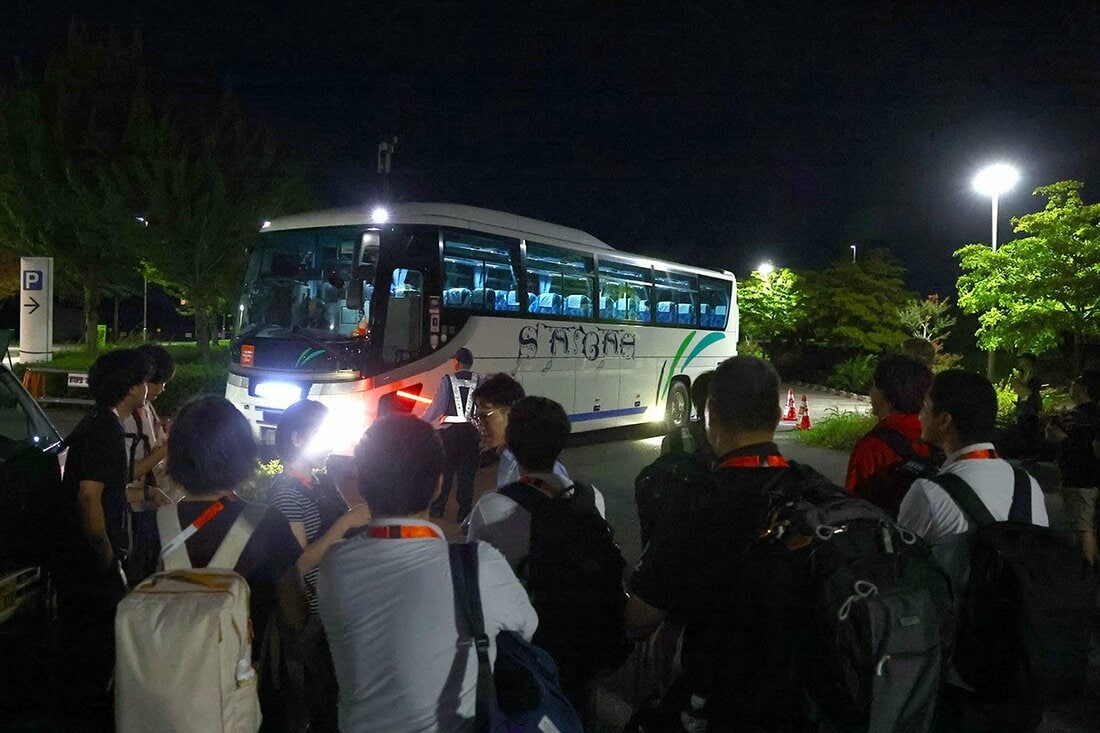 予定時間を大幅に遅れて到着したバス