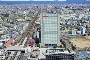 京都府長岡京市に本社を構える村田製作所（GoogleEarthから）