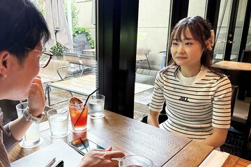 インタビューに応じる島田麻央