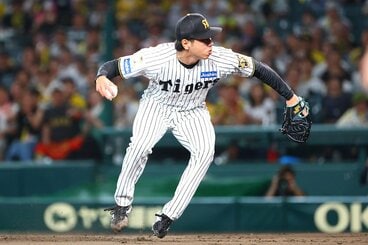 8回無死満塁からの投ゴロで、慌てず本塁に送球する阪神・工藤泰成