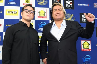 好勝負を誓った潮崎豪(左)と諏訪魔
