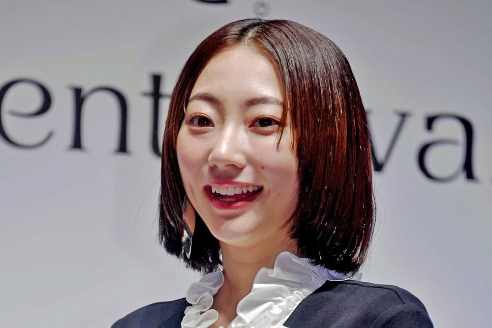 こちらは武田玲奈