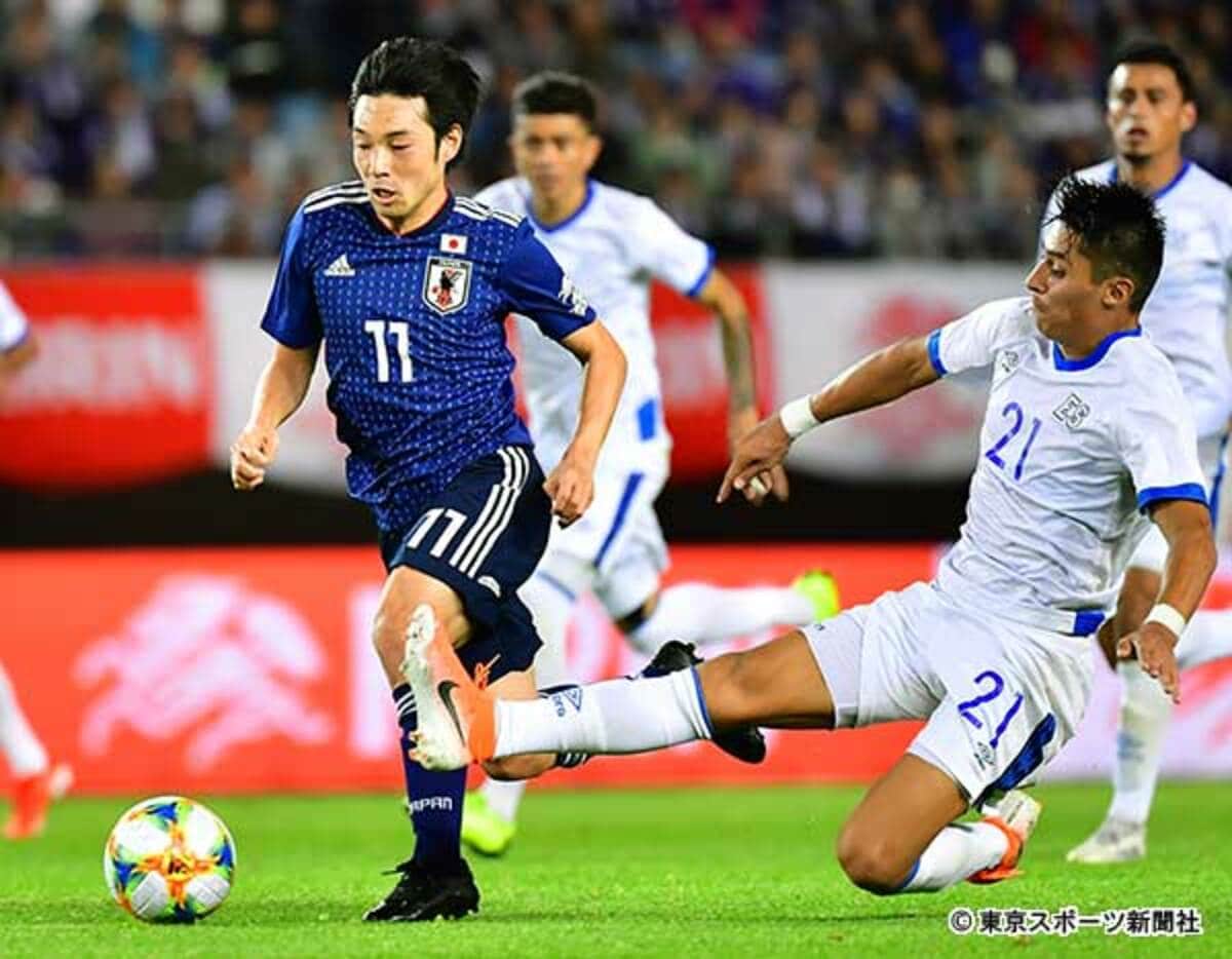 写真：中島翔哉 黒スパイクで日本代表の10番ハク奪か | 東スポWEB