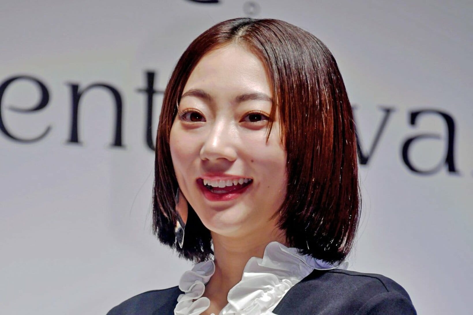 こちらは武田玲奈