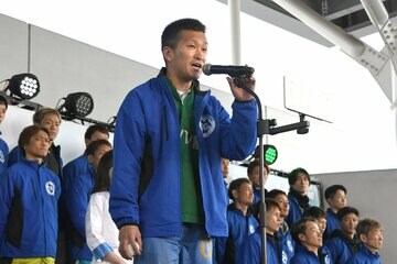 オープニングセレモニーに出席した西山貴浩