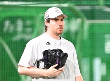 ソフトバンクのスチュワート