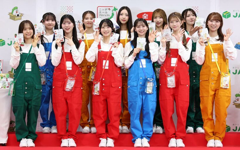 前列左から、倉野尾成美、八木愛月、佐藤綺星、伊藤百花、千葉恵里、山内瑞葵。後列左から、山崎空、正鋳真優、森川優、平田侑希、工藤華純