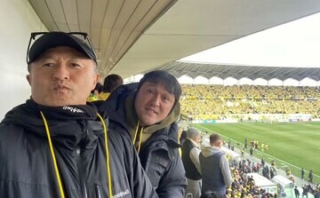 J１昇格PO決勝・千葉ー徳島戦を観戦した武田修宏氏（左）と秋葉忠宏氏