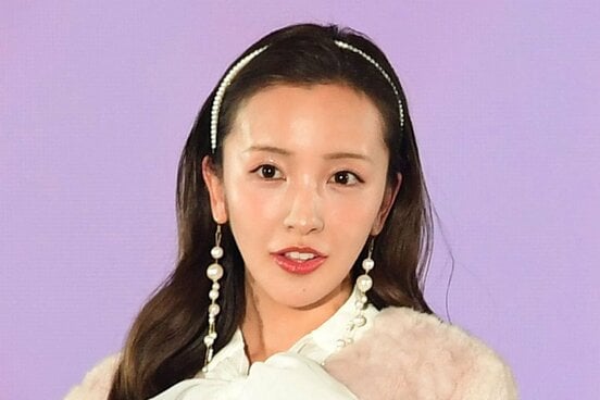 板野友美
