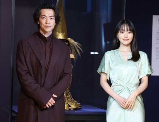 大東駿介(左)と菅井友香