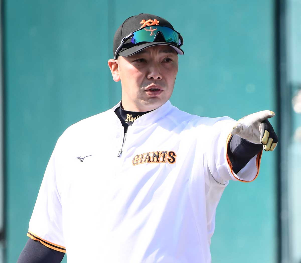 写真：巨人・阿部二軍監督が現役復帰！？ 期待の育成ルーキーへ〝阿部