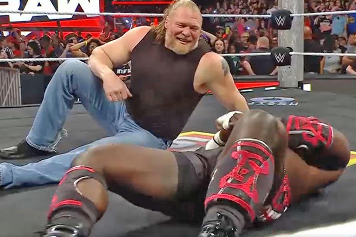 WWE】引退示唆のブロック・レスナー衝撃復活！ F5を4連発…因縁