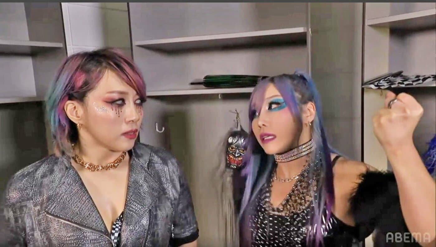 ランブル戦でのアスカ(左)のサポートを誓ったカイリ・セイン（©AbemaTV,Inc.）