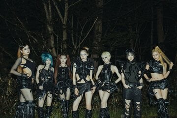 左からJURIN、JURIA、HINATA、CHISA、MAYA、COCONA、HARVEY