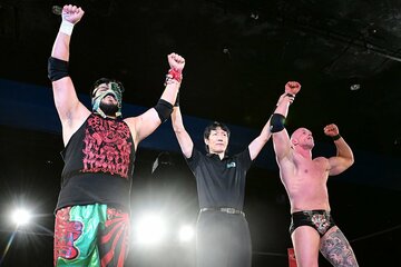 ２回戦にコマを進めたビオレント・ジャック(左)とクリス・ヴァイス(右)