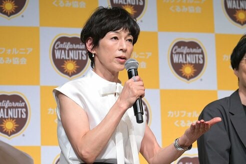 鈴木保奈美 元夫・石橋貴明に関する質問をイベント関係者が制止 | 東