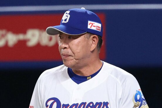 この日55歳の誕生日を迎えた中日・井上監督