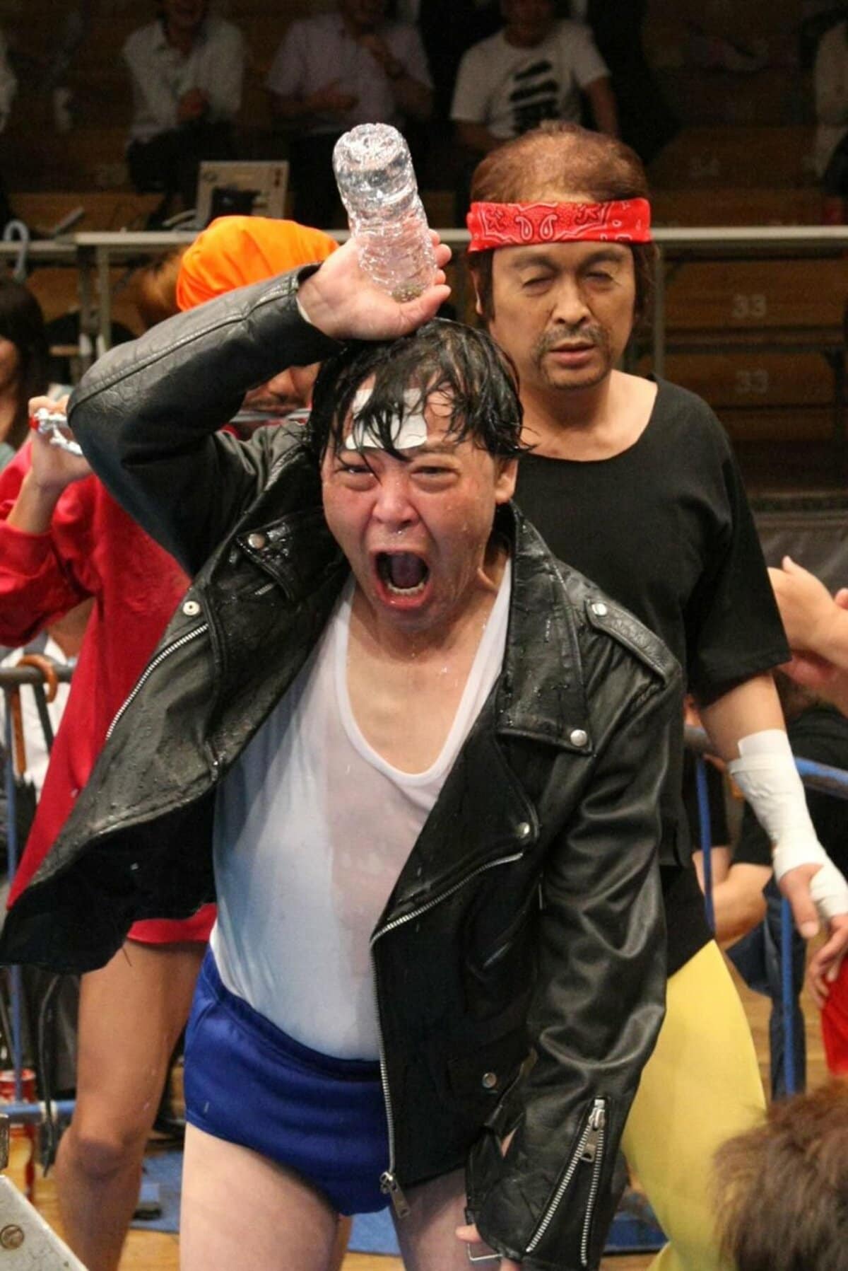 写真：大仁田厚、武藤敬司、秋山準… 上島竜兵さん死去にプロレス界も