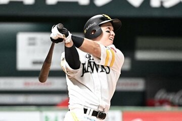 １６号２ランを放ったソフトバンク・栗原陵矢