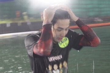 水神祭の直後、ずぶ濡れの宮本琉正