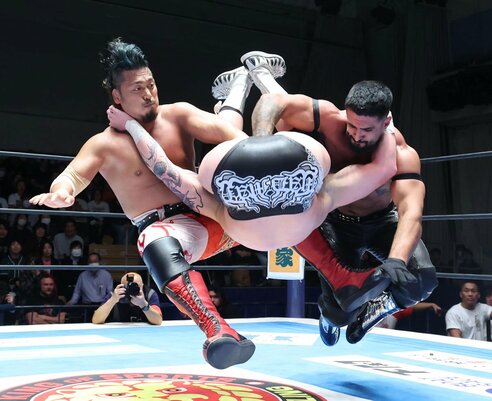 新日本・WTL】鷹木信悟 初優勝で〝昭和57年会〟メンバーにエール