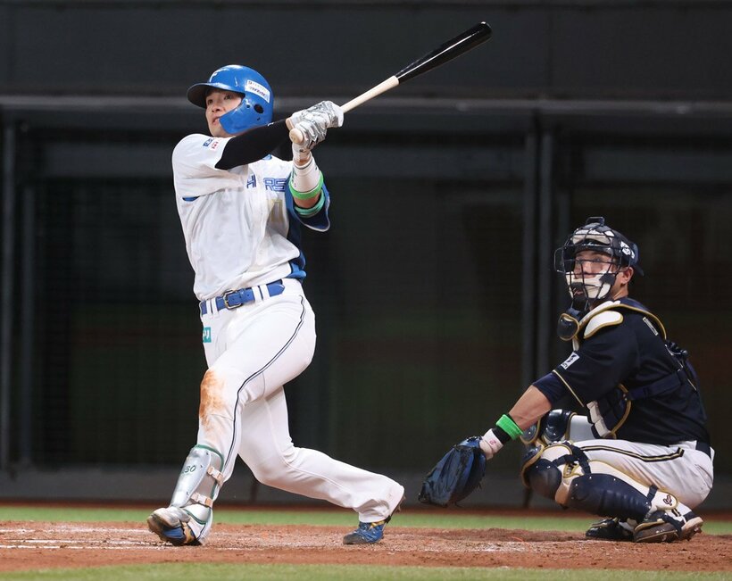 ４回に本塁打を放った郡司裕也