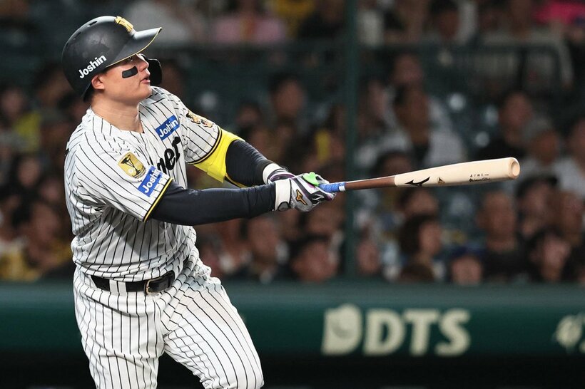 ８回にダメ押しの35号ソロを放った阪神・森下翔太