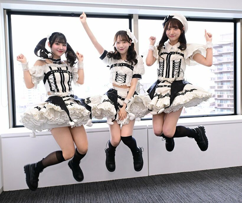 左から井上唯、亀尾日菜子、日浦菜緒
