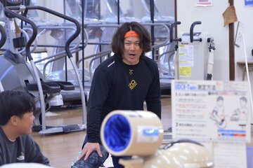自主トレを公開した巨人・甲斐拓也