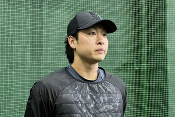 報道陣の取材に応じる山崎伊織