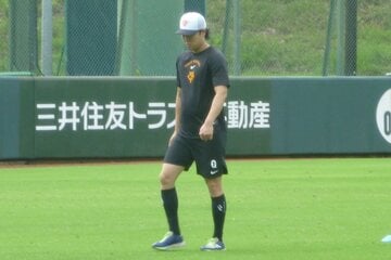 投手練習に参加した山崎伊織
