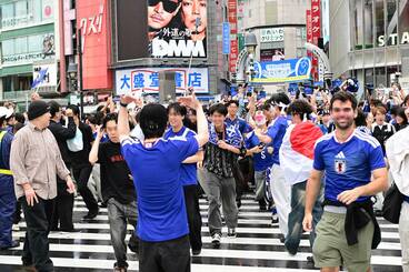 大盛り上がりの渋谷スクランブル交差点