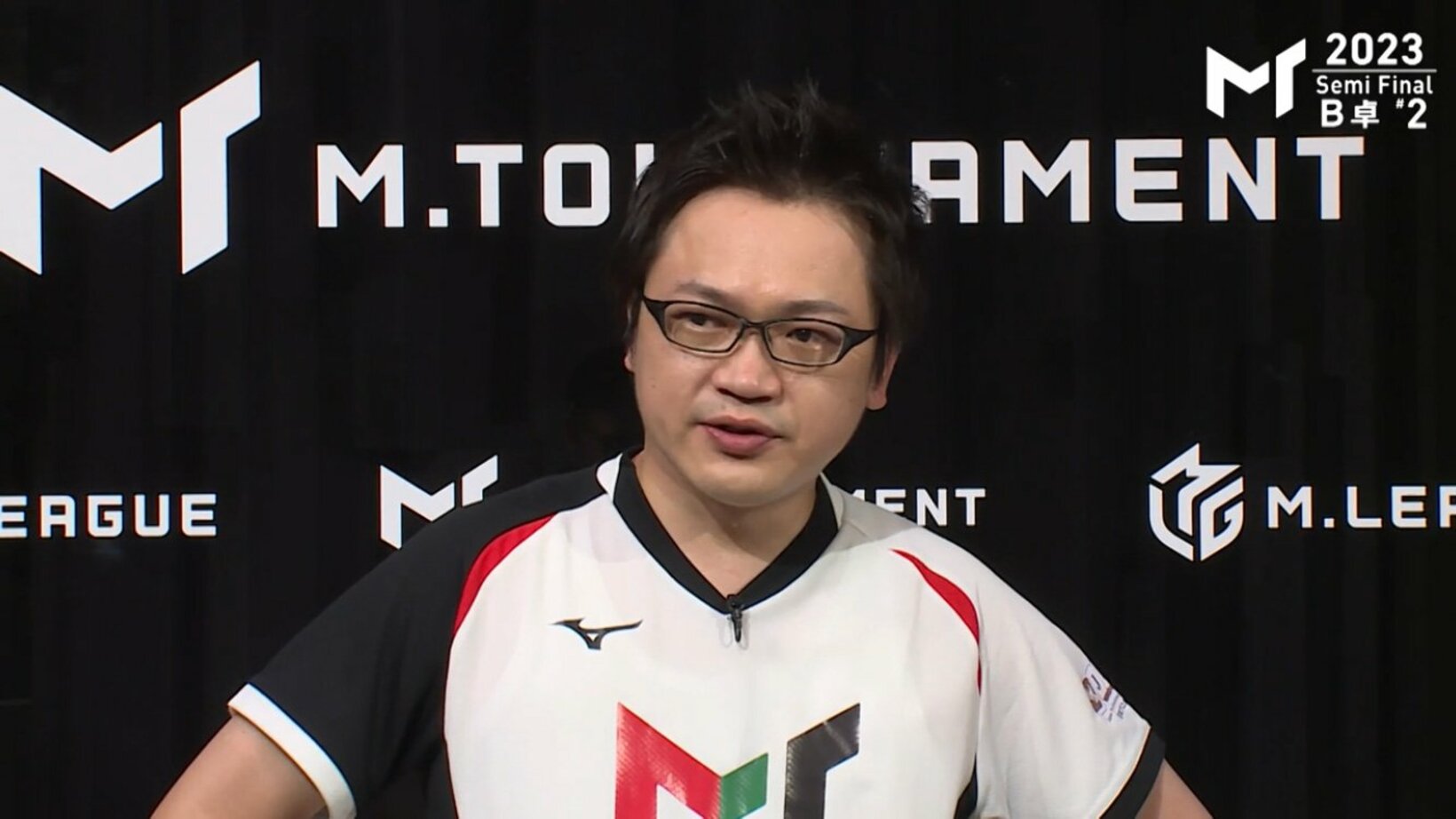 試合後のインタビューに答える石立選手