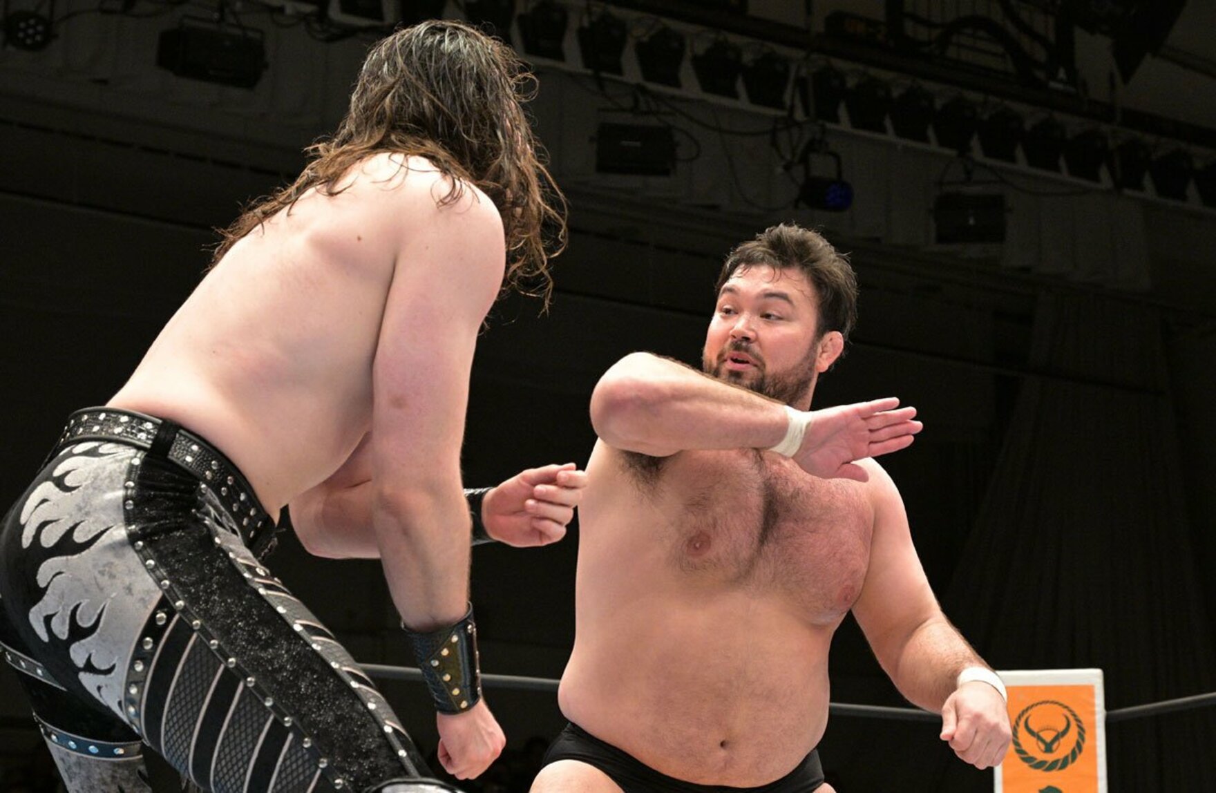 ＯＳＫＡＲを攻めるウルフアロン