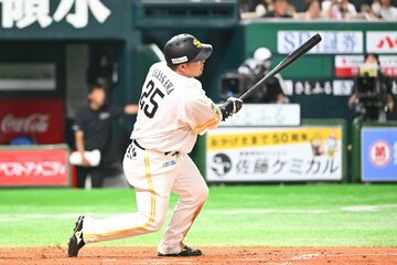 ５回、山川の適時二塁打で２点を先制