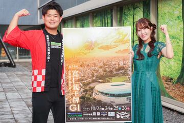 競輪ユーチューバー逆転ペダルのマリ（右）とまっすー