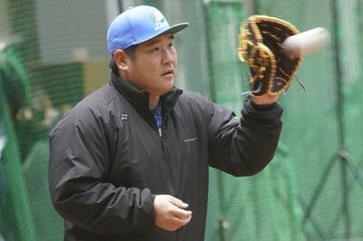 写真：【西武】中村剛也 500本塁打まで22本も「とりあえず守れる