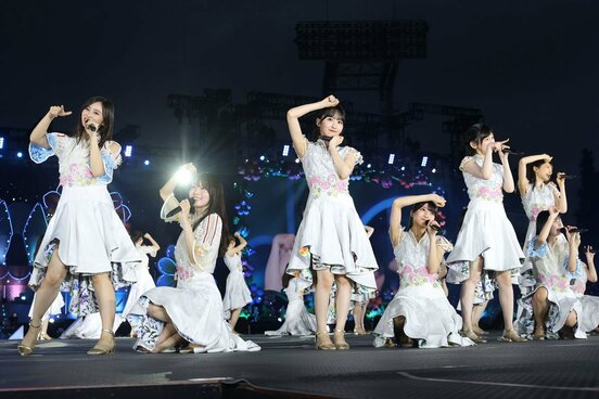 神宮球場でツアーファイナルを行った乃木坂46(©乃木坂46LLC)